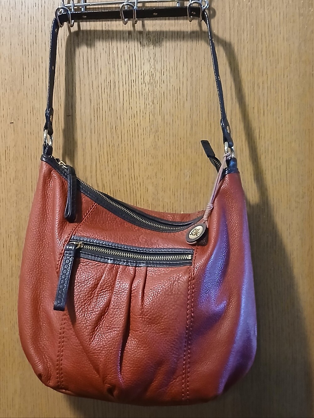 The Sak Rust Brown Leather Hobo Shoulder Bag Purse Zipper Pockets